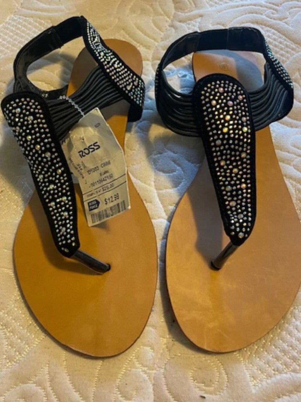 NEW size 8 1⁄2 sandals